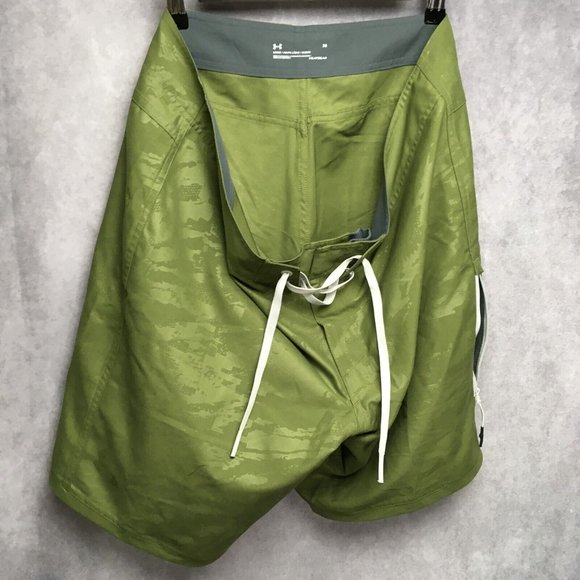 Under Armour Mens Swim Trunks Shorts size 38 Green Camo Lace Up Zipper Pocket - Picture 9 of 11